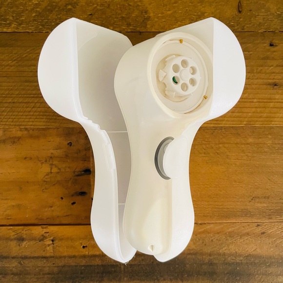 CLARISONIC MIA 2 FACIAL CLEANSING BUNDLE - Picture 7 of 16